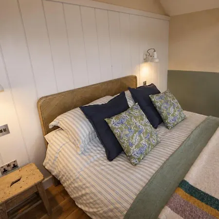 Stonethwaite Barn, * Dalston